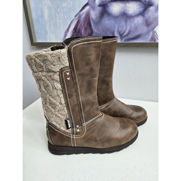 Mukluks Women's Size 9 Brown Faux‎ Leather Knit Back Mid Calf Sherpa Lined Boots - Picture 1 of 11